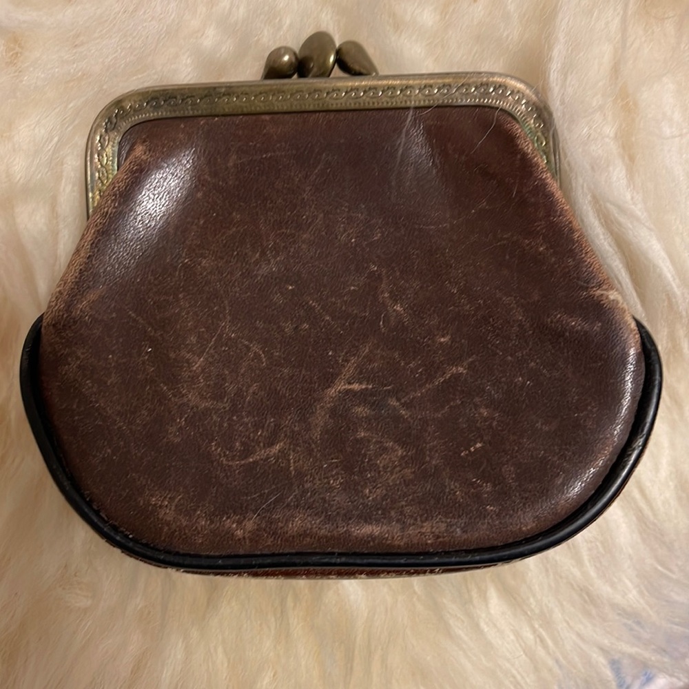 Kiss lock coin purse